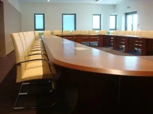 sala-riunioni-sedie-da-ufficio-Viva-Moving-001