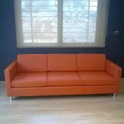 divano-pelle-colore-arancione-Giunone-Moving