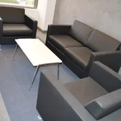 salotto-divani-pelle-colore-grigio-scuro-Giunone-Moving