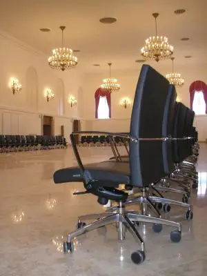 centro-congressi-sedie-da-ufficio-Viva-Moving-002